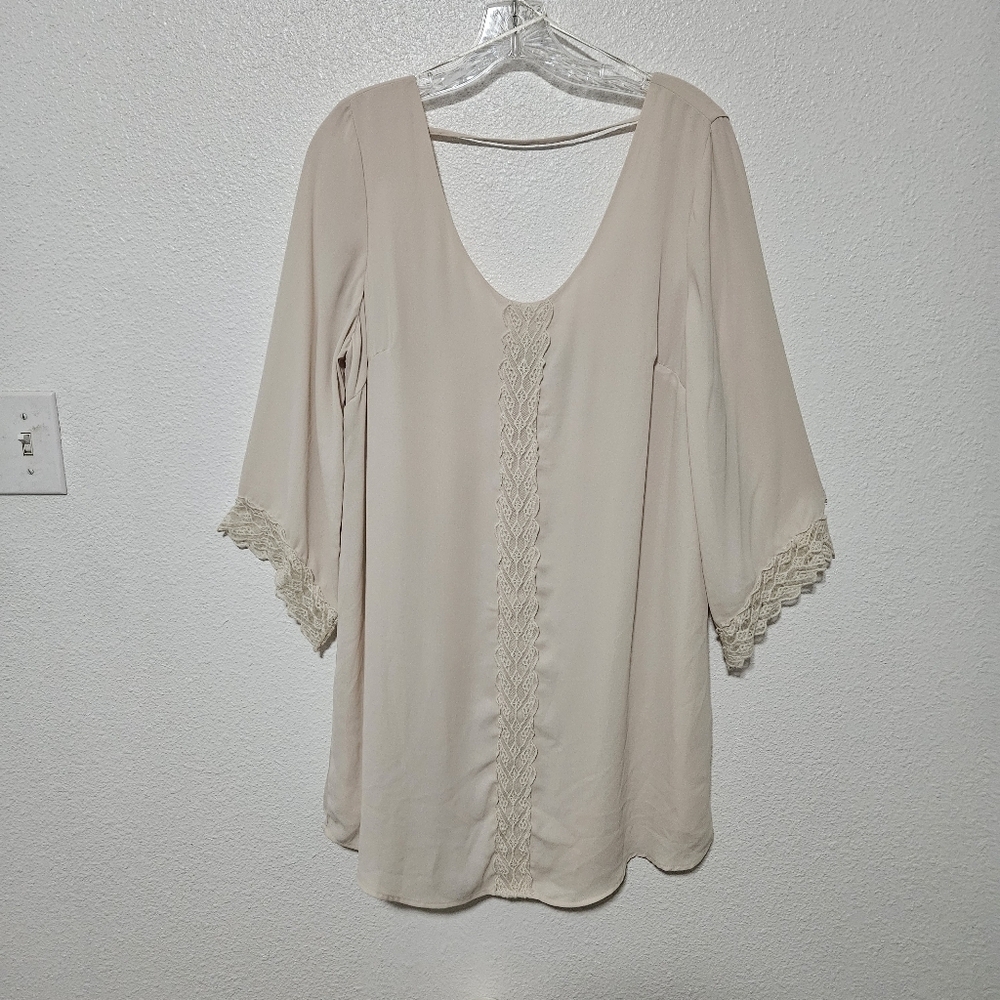 Astr dress with lace details size large